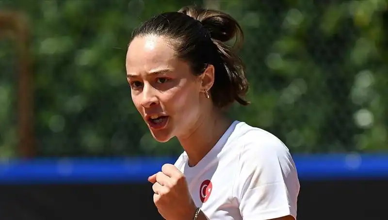 Milli Tenisçi Zeynep Sönmez, Uluslararası Turnuvayı Kazanarak Tarih Yazdı
