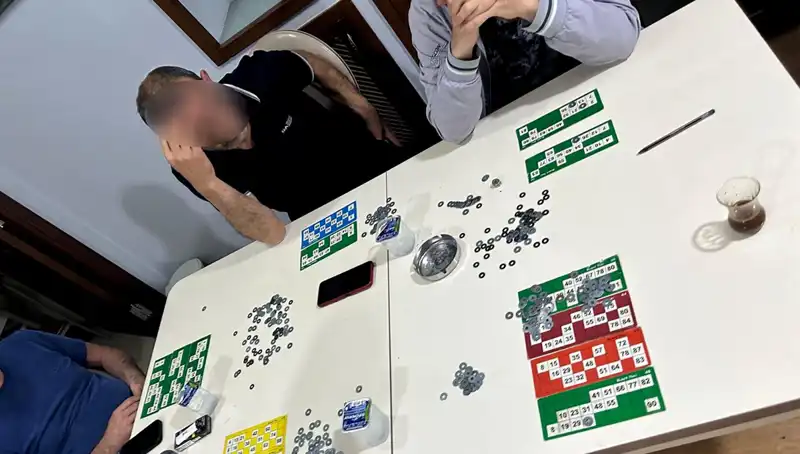 TikTok Canlı Yayınında Şok Gelişme: Polis Baskınında 22 Kişi Yakalandı!