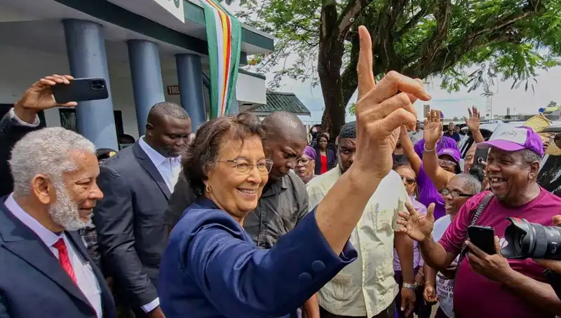 Surinam’da Tarih Yazıldı: İlk Kadın Devlet Başkanı Göreve Başladı