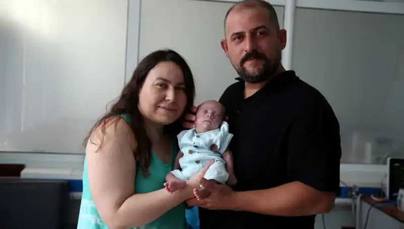 800 Gram Doğdu: 4 Ay Yoğun Bakımda Kalan Bebeğin Mücadelesi