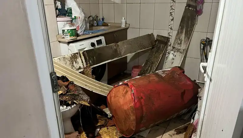 Ege’de Yer Yerinden Oynadı: Fırtına Sonrası Yaşanan Şok Edici Görüntüler