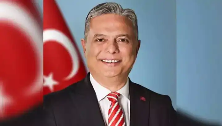 Ümit Uysal: CHP Genel Başkan Adayı Kimdir ve Kariyeri Nasıldır?