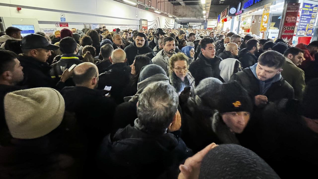 İstanbul'da Kar Yağışı: Hayatı Olumsuz Etkiliyor