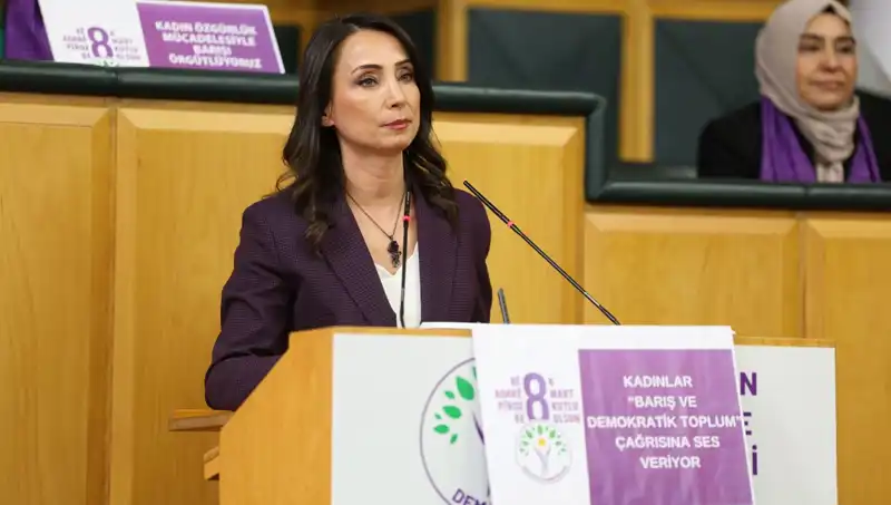 Tülay Hatimoğulları: DEM Parti Eş Genel Başkanının Hayatı ve Siyasi Kariyeri