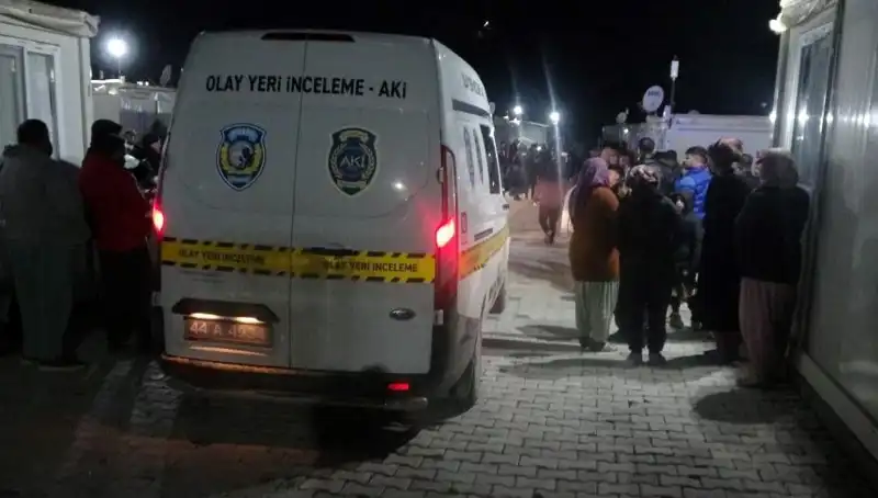 Husumetliyken Kavga Edenler Arasında Kanlı Çatışma Yaşandı