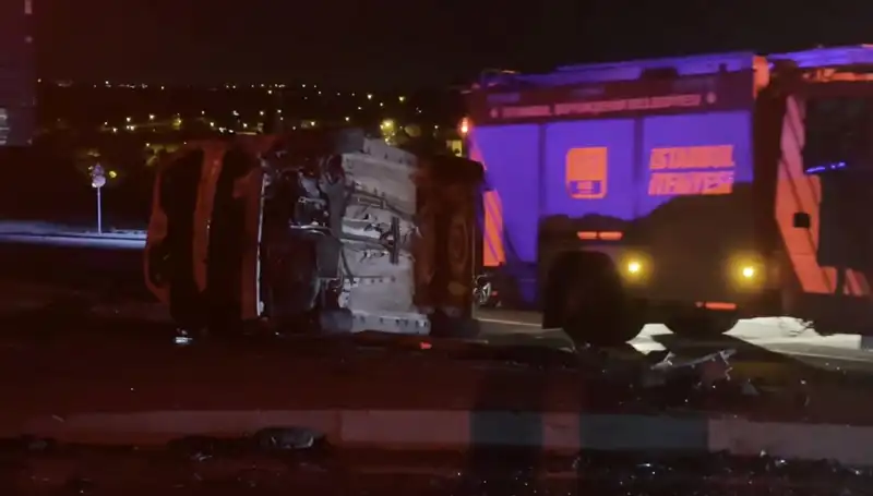 Havalimanı Yolunda Feci Kaza: Otomobille Takla Attı, 6 Yaralı