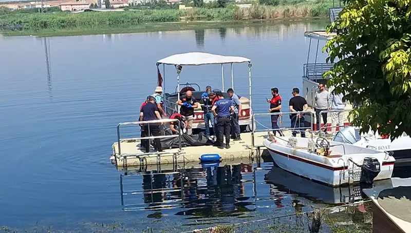 Fırat Nehri'nde Gizemli Bir Ölü Bulundu: Kimdir Bu Kayıp Adam?