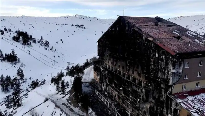 Kartalkaya'daki Yangın Faciasında 6 Kişi Tutuklandı: Soruşturma Derinleşiyor