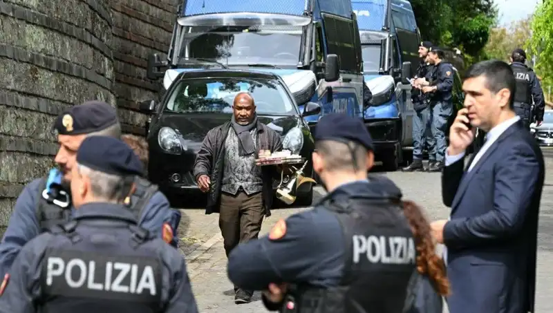 Roma'da Nükleer Diplomasi: İran ve ABD Tarihi Görüşmede Bir Araya Geldi