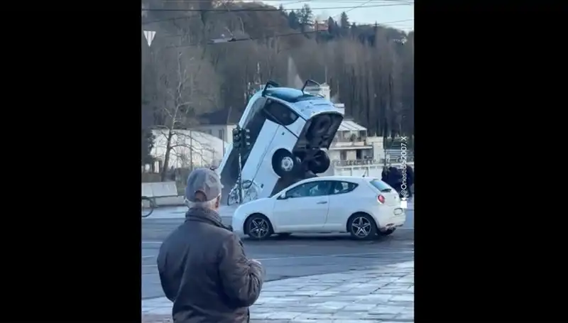 İtalya’da Yolcu Otobüsü Nehre Düşünce, Bir Kişi Hayatını Kaybetti