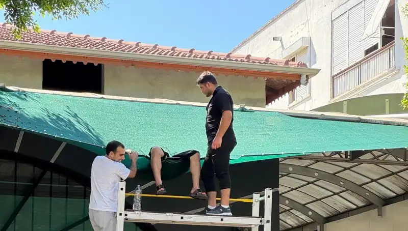 Dengeyi Kaybetti, Balkonun Kenarından Düştü: Şok Edici Olay
