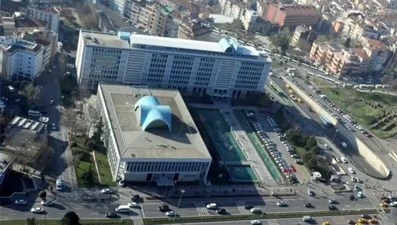 İBB Soruşturmasında "Enderun" Grubundaki WhatsApp Mesajları Mercek Altında