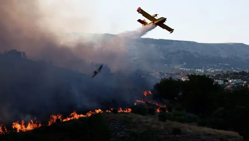 Sakız Adası'ndaki Orman Yangını: Hollanda'dan Gelen Ekipler Durumu Kontrol Altına Aldı