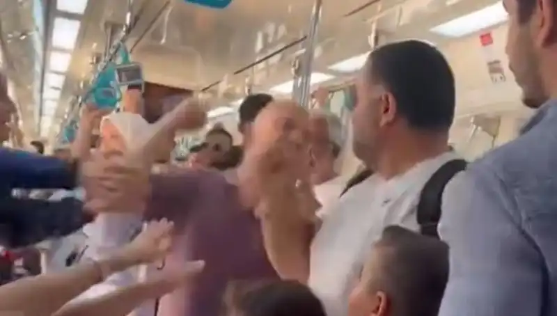 Marmaray'da Şok Eden Yumruklu Kavga: Pençelerini Açıkladı
