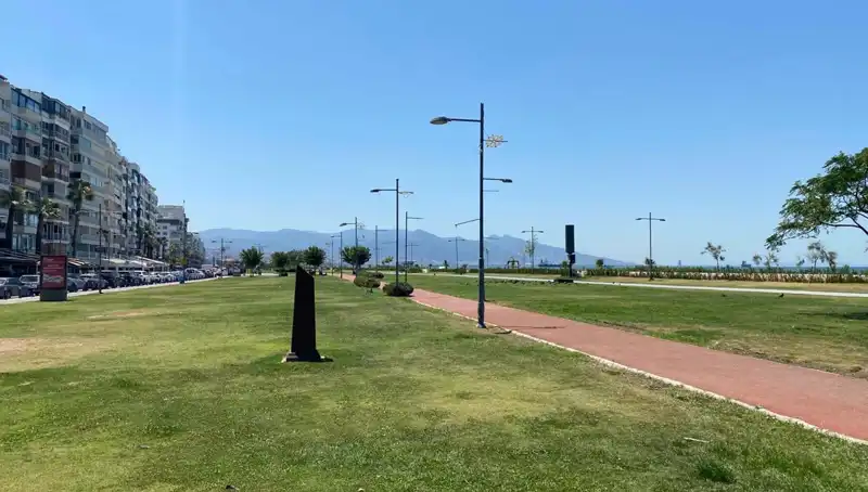İzmir'de Sıcaklık Rekoru: Kordon Yokboydu, Yerli ve Yabancı Turlar İptal Oldu!