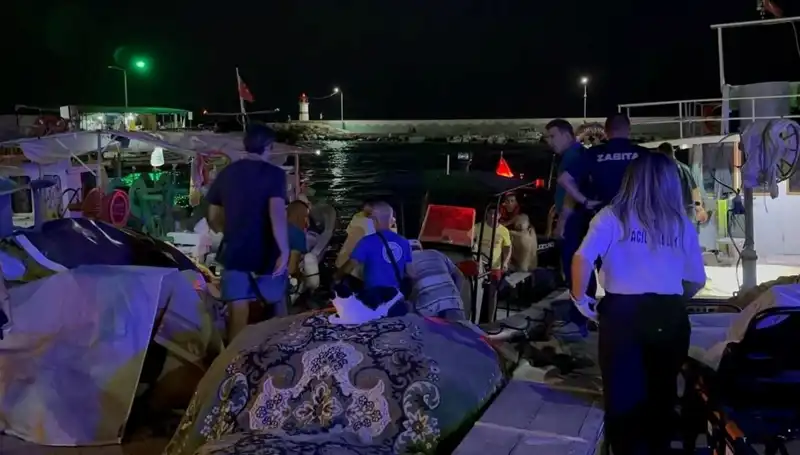 Balıkesir'de Fırtına Ortasında Kayıp Adam Arama Kurtarma Çalışmaları Devam Ediyor