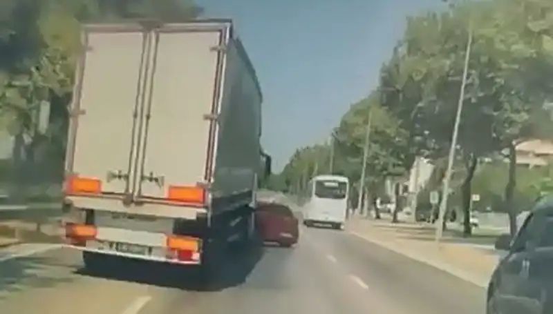 Bursa’da Kör Nokta Kazası: Kazanın Ayrıntıları ve Güvenlik Önlemleri