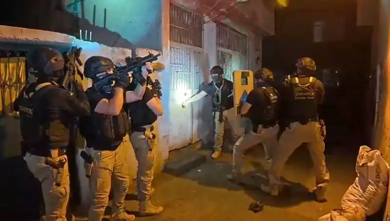 İstanbul’da DAEŞ Operasyonu: 18 Kişi Gözaltına Alındı