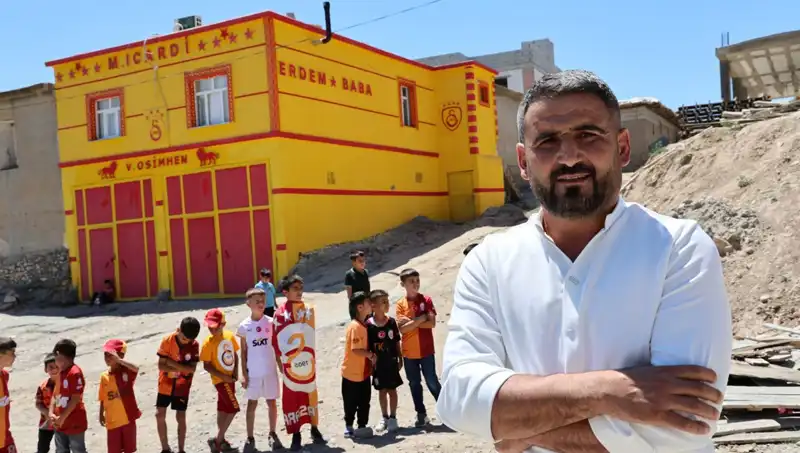 Fanatik Taraftar, Evini Icardi'nin Ardından Osimhen ile Şenlendirdi