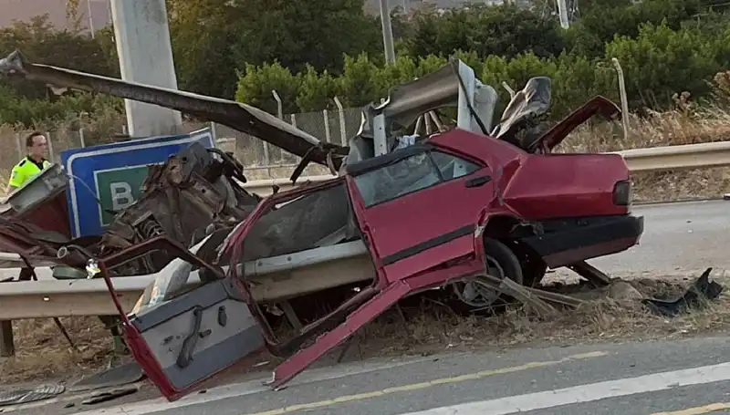 Hurdaya Dönüşen Araçtan Fırlayıp Hayatını Kaybeden Genç Şok Etti