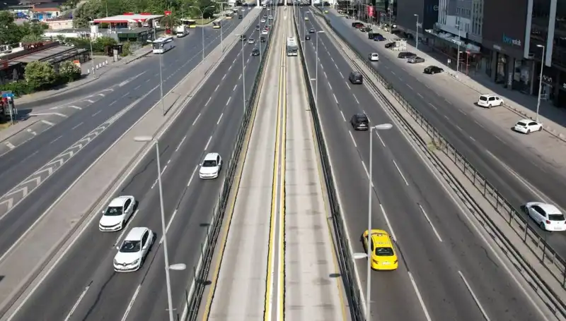 İstanbul'da Bayramda Trafik Yoğunluğu Yerini Sessizliğe Bıraktı!