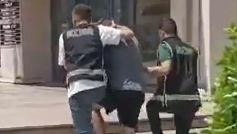 Sahte Dövizle Alışveriş Yapan Turist Sınır Dışı Edildi!