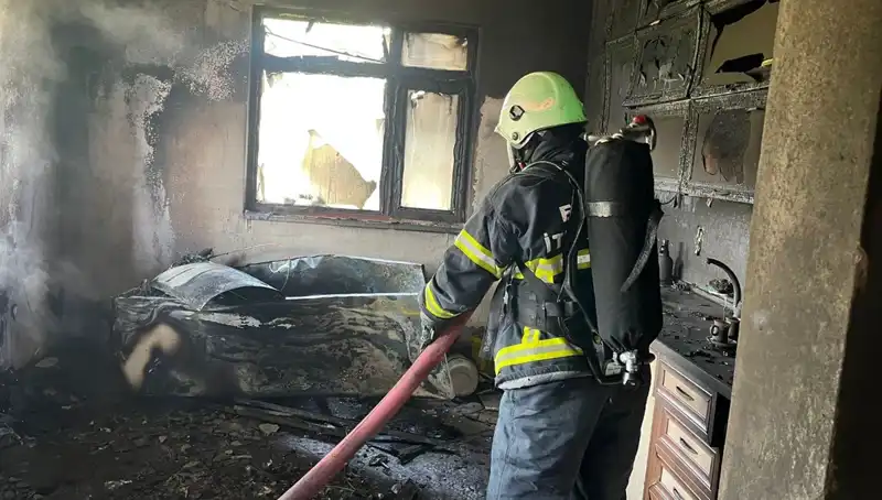 Yangın Mutfağı Kül Etti: Şehirde Panik Ve İtfaiye Ekipleri Seferber Oldu