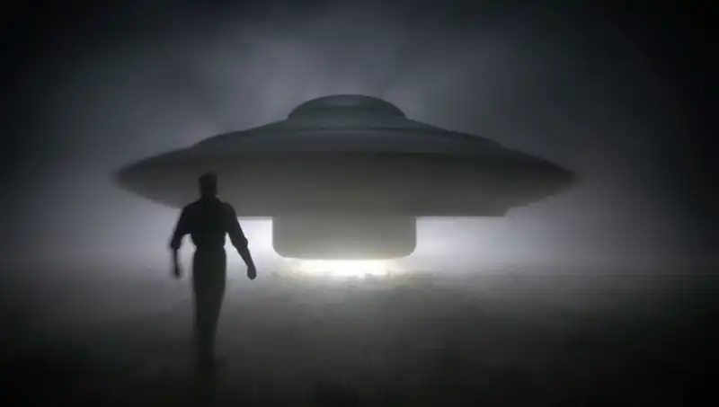 UFO Uzmanı, Uzaylıların Masum İnsanları Amaçlı Olarak Öldürdüğünü Açıkladı