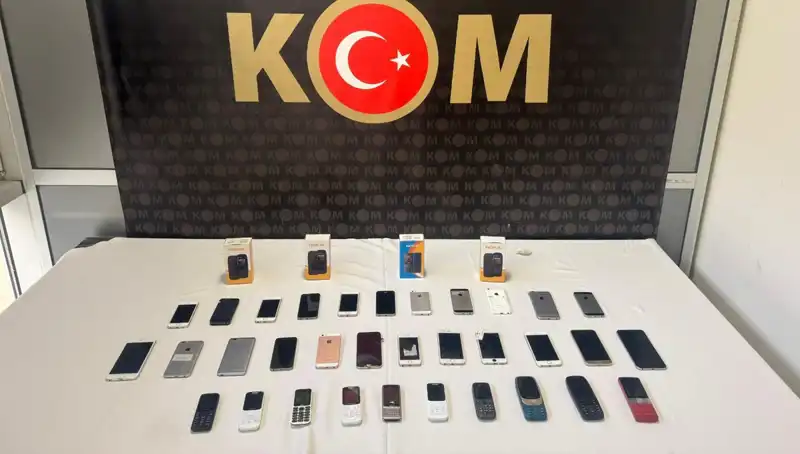 Gümrük Kaçağı Olarak Ele Geçirilen 37 Cep Telefonu: Detaylar Belli Oldu