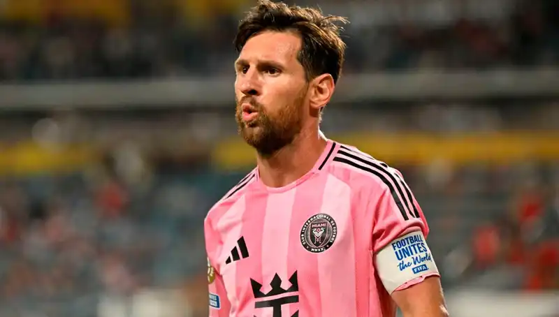 Messi'nin Debütü: Gol Atmayı Başaramasa da İz Bıraktı!
