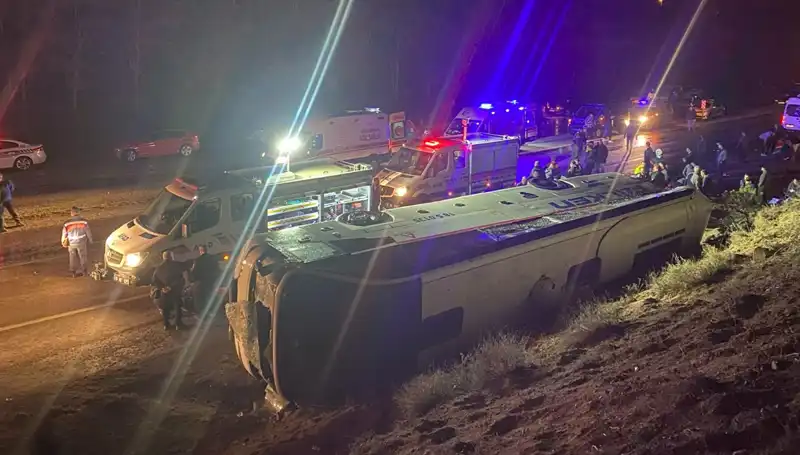 İşçi Servisi Korkunç Kaza: 23 Kişi Yaralandı