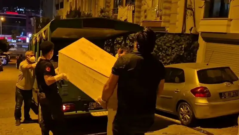 Esenyurt'ta Gizemli Ölüm: Kadın Cansız Bulundu!