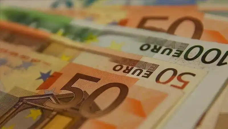 Euro, Zirve Noktasından Gerileyerek Piyasalarda Belirsizlik Yaratıyor