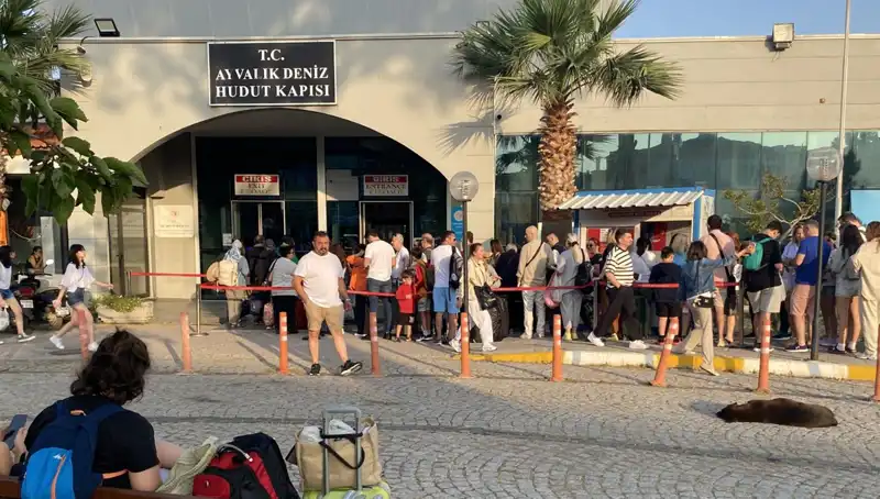 Bayramda Midilli Adası'na Ulaşım ve Konaklama Yoğundu