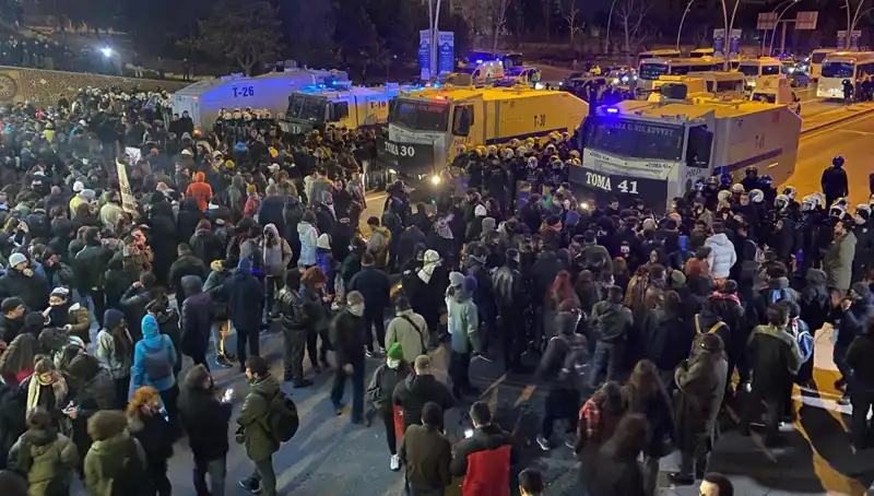 İstanbul ve Ankara'da İmamoğlu Eylemi: Öğrenciler Diplomaların İptaline Karşı Sokaklarda!