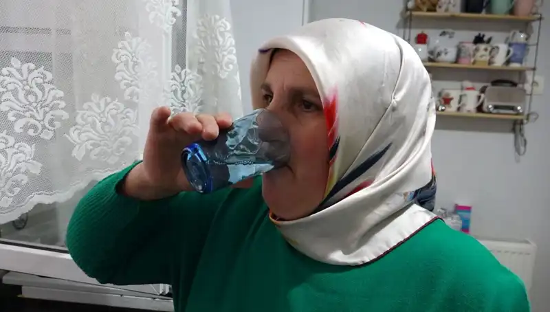 30 Yıldır Nisan Yağmurunu Şifa İçin İçiyor: Bir Gelenek ve Kayınvalide Hikayesi
