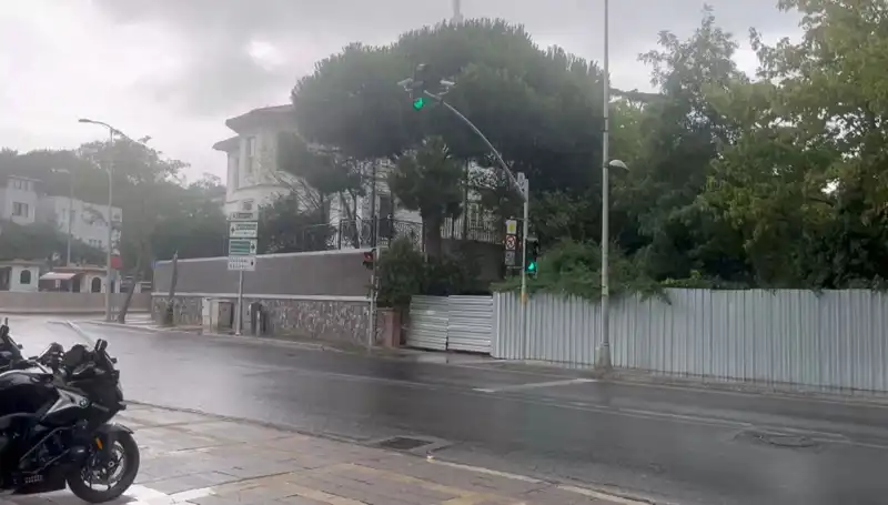 İstanbul'da Yağışlar Can Sıktı: Sağanak Yağmurlar Hayatı Olumsuz Etkiliyor