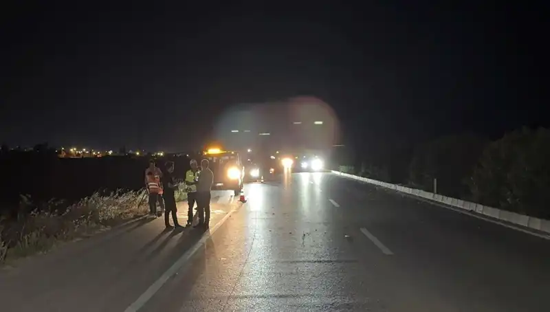 Adana’da Üç Araçlı Zincirleme Trafik Kazası: Yaralılar ve Şok Edici Anlar