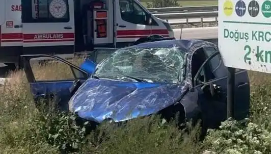 Kontrolden Çıkan Araç Takla Attı: Olay Yerin'de İki Yaralı