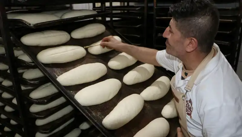 Patlayan sıcaklıkta zorlu koşullarda üretim: 250 derecelik fırınlar karşısında çalışanlar!