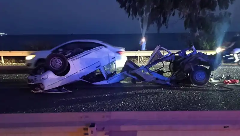 İkiye Bölünen Otomobilde Korkunç Kaza: 1 Ölü, 1 Yaralı!